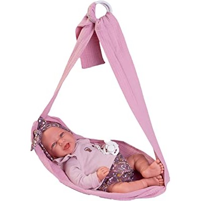 Recién Nacida Carla con fular portabebé