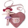 MUÑECA ALINE CON BOLSA EN FORMA DE CORAZÓN